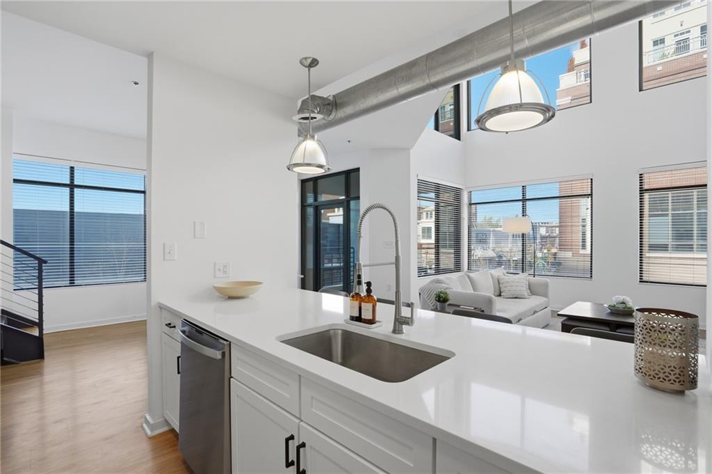 260 18th Street NW 10211