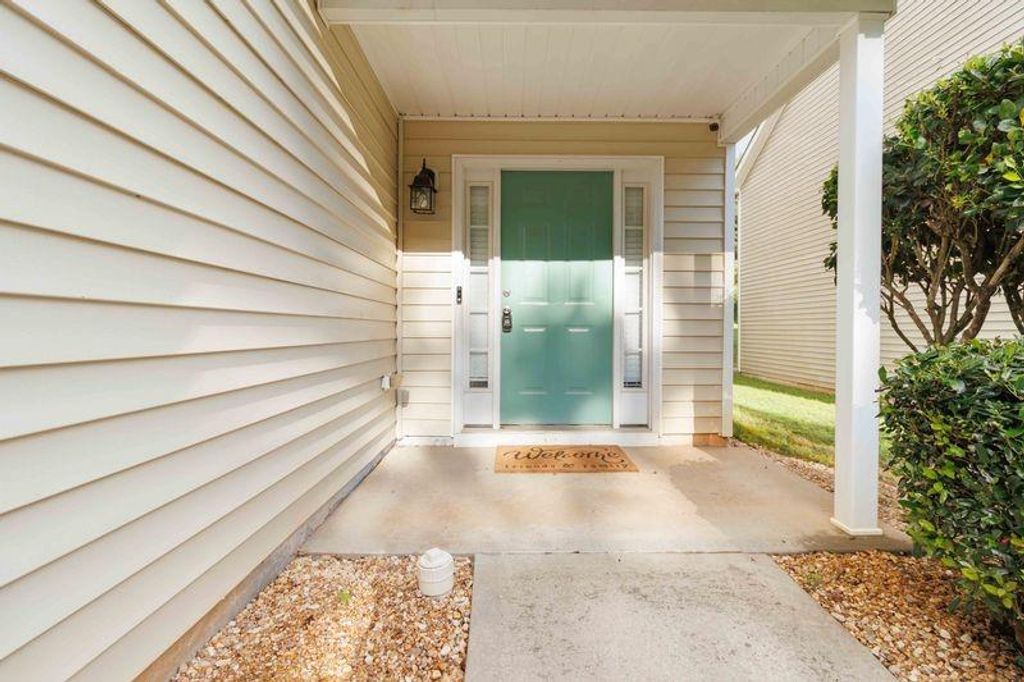 Photo of 420 Thistle Cove, Atlanta, GA 30349 (MLS # 7789584)