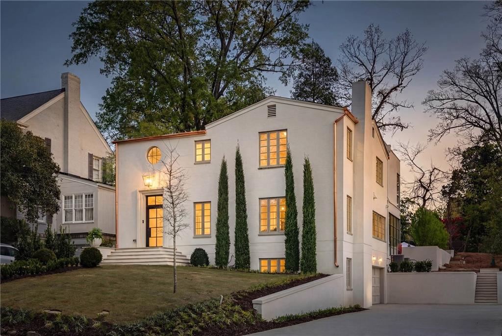 419 Brentwood Drive NE