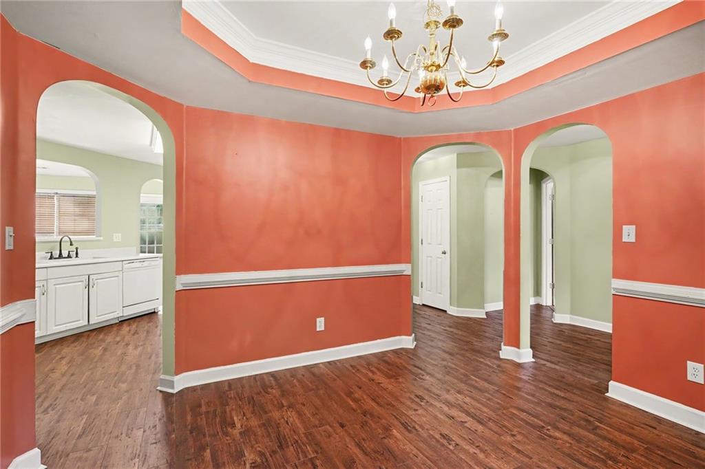 377 Victoria Lane
