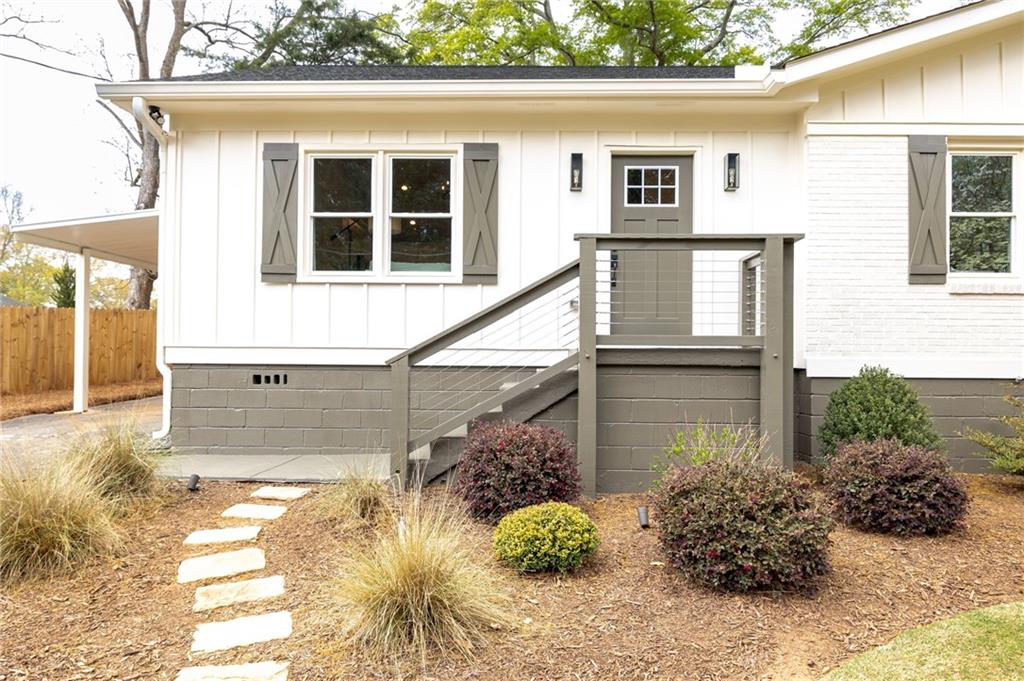 3300 Ridgecrest Road SE