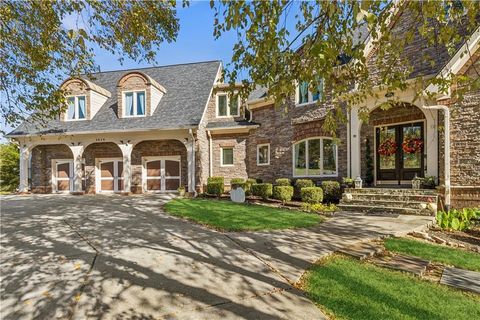 Homes For Sale - 4826 Rose Heights Drive<br/> Flowery Branch, GA 30542