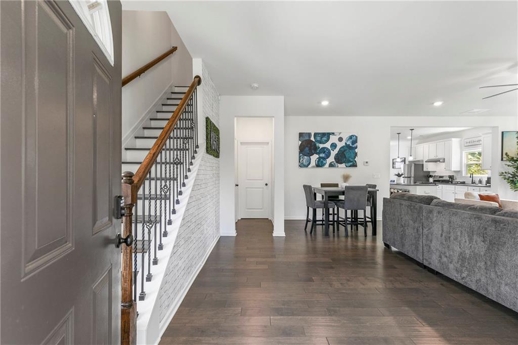 973 Mayson Turner Road NW