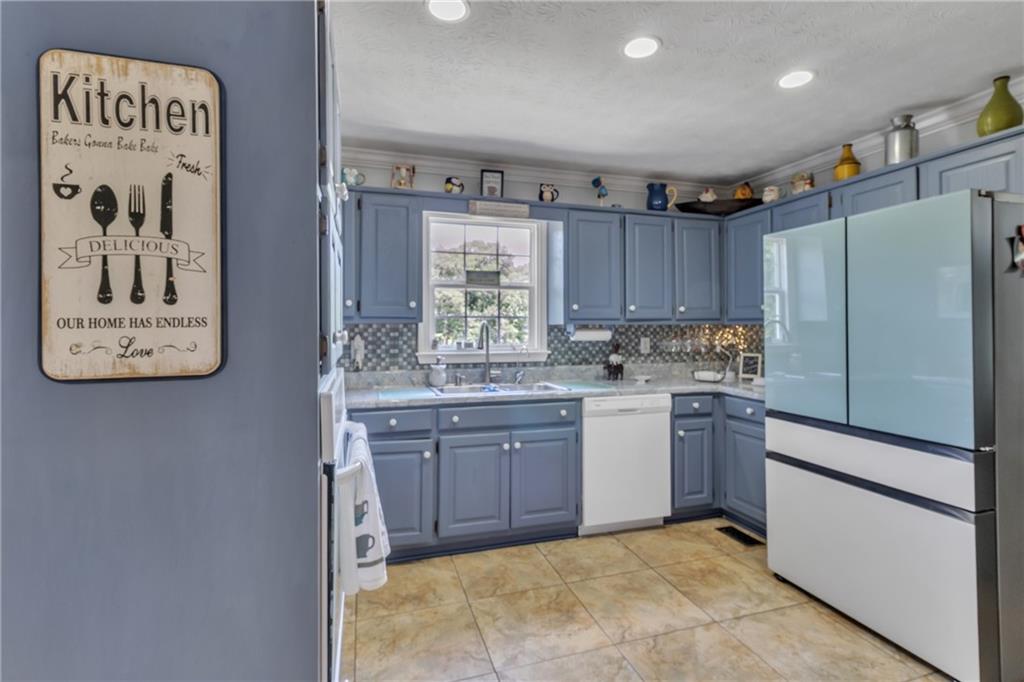 3105 Navajo Circle
