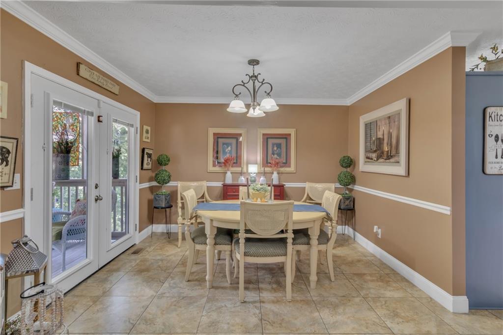 3105 Navajo Circle