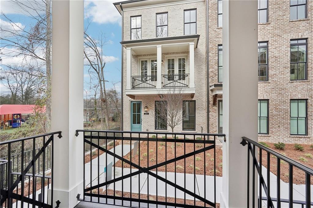 300 Crimson Pine Alley 9