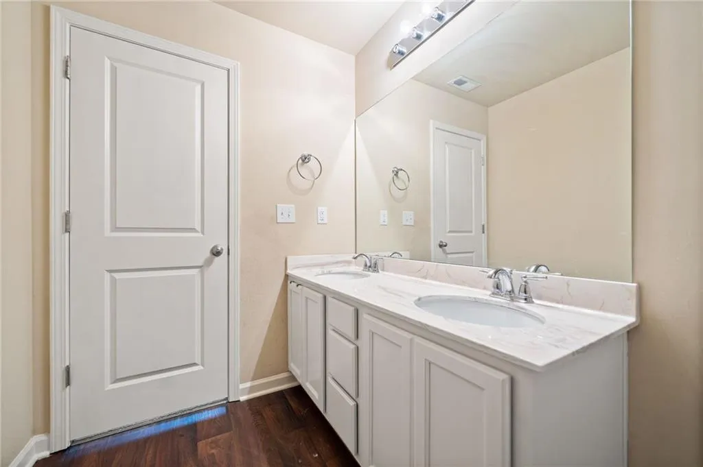 Canton, Georgia 30114, United States, 3 Bedrooms Bedrooms, ,3 BathroomsBathrooms,Residential,Pending,1817