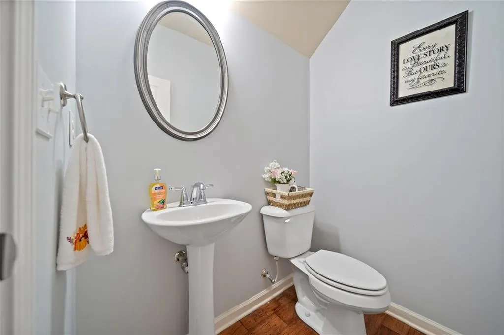 Canton, Georgia 30114, United States, 3 Bedrooms Bedrooms, ,3 BathroomsBathrooms,Residential,Pending,1817