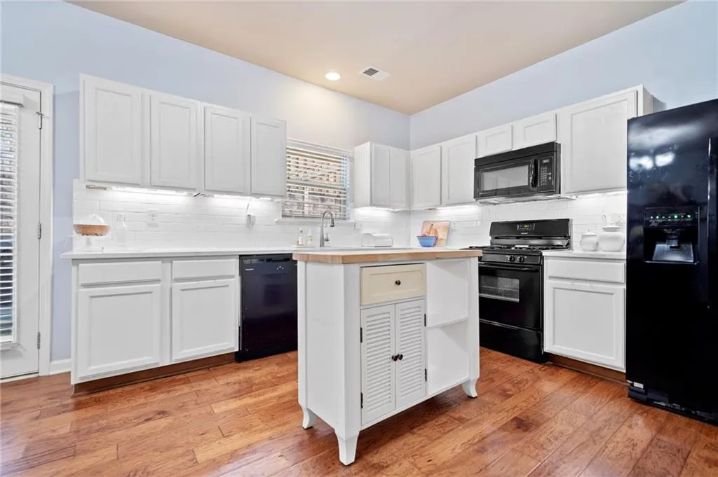 Canton, Georgia 30114, United States, 3 Bedrooms Bedrooms, ,3 BathroomsBathrooms,Residential,Pending,1817