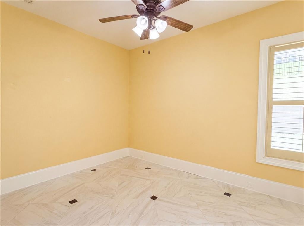 332 Warwick Place