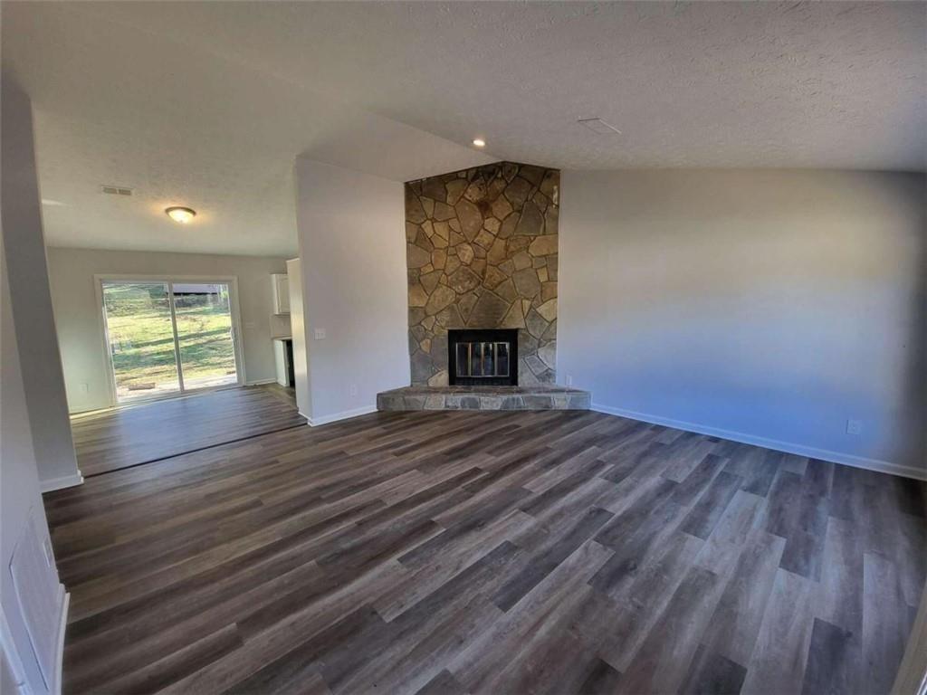 915 Fox Valley Court