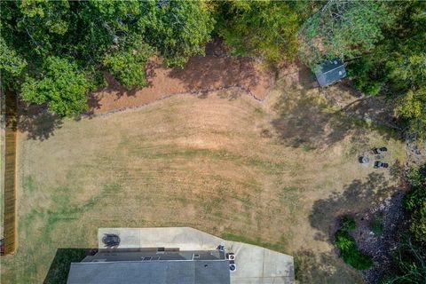 A home in Dacula