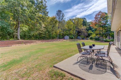 A home in Dacula