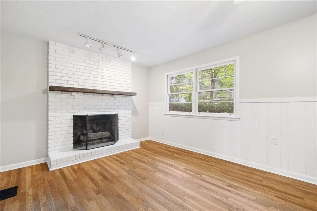 Chamblee, Georgia 30341, United States, 3 Bedrooms Bedrooms, ,2 BathroomsBathrooms,Residential,Pending,114732