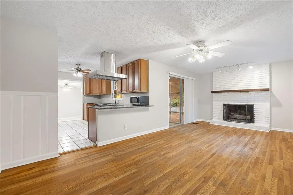 Chamblee, Georgia 30341, United States, 3 Bedrooms Bedrooms, ,2 BathroomsBathrooms,Residential,Pending,114732