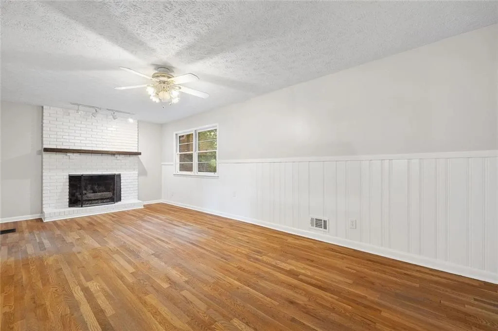 Chamblee, Georgia 30341, United States, 3 Bedrooms Bedrooms, ,2 BathroomsBathrooms,Residential,Pending,114732