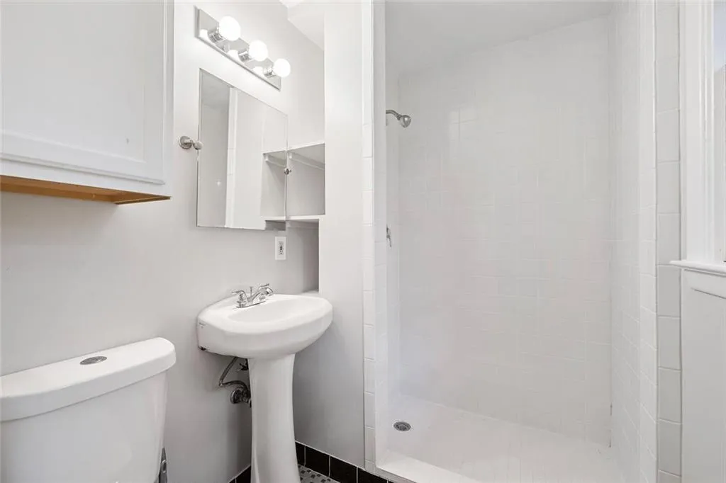 Chamblee, Georgia 30341, United States, 3 Bedrooms Bedrooms, ,2 BathroomsBathrooms,Residential,Pending,114732