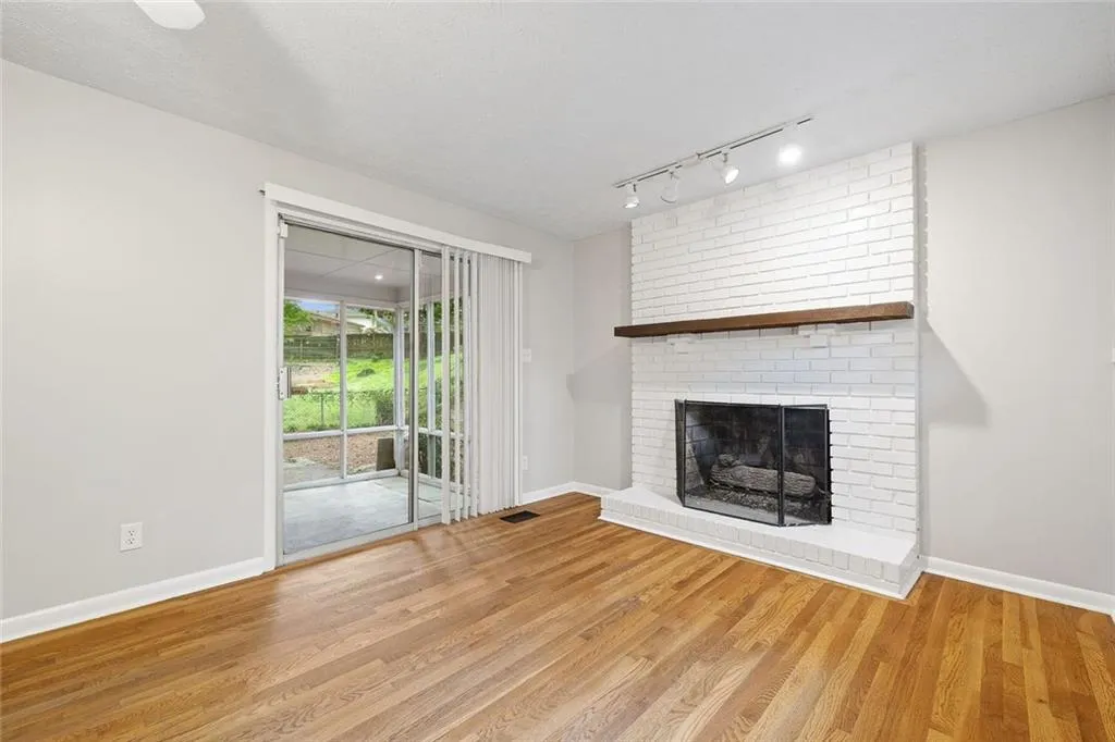 Chamblee, Georgia 30341, United States, 3 Bedrooms Bedrooms, ,2 BathroomsBathrooms,Residential,Pending,114732