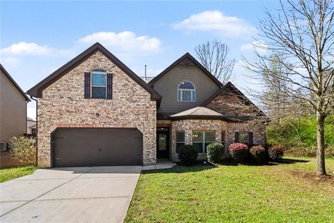 Homes For Sale - 221 Traditions Drive<br/> Loganville, GA 30052