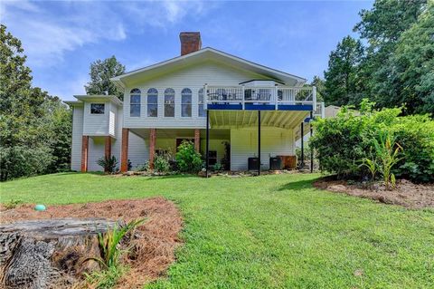 A home in Lilburn