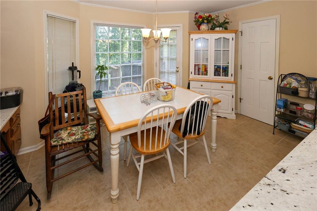180 Creekview Trail