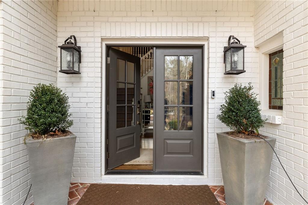 5575 Glen Errol Road, Sandy Springs, Georgia image 4