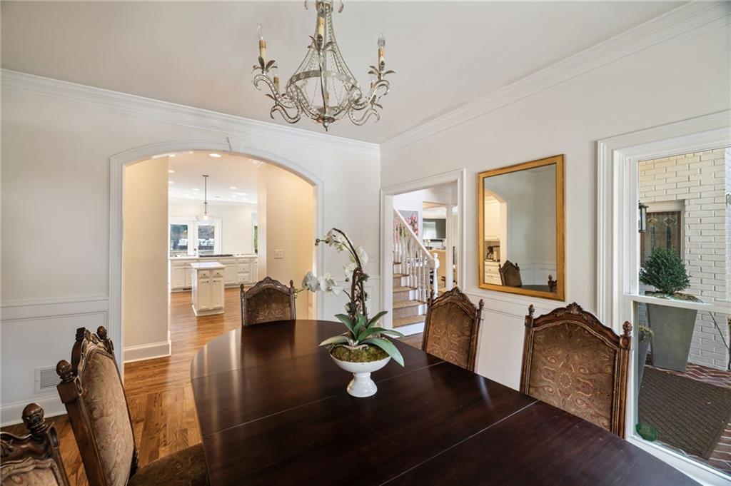 5575 Glen Errol Road, Sandy Springs, Georgia image 11