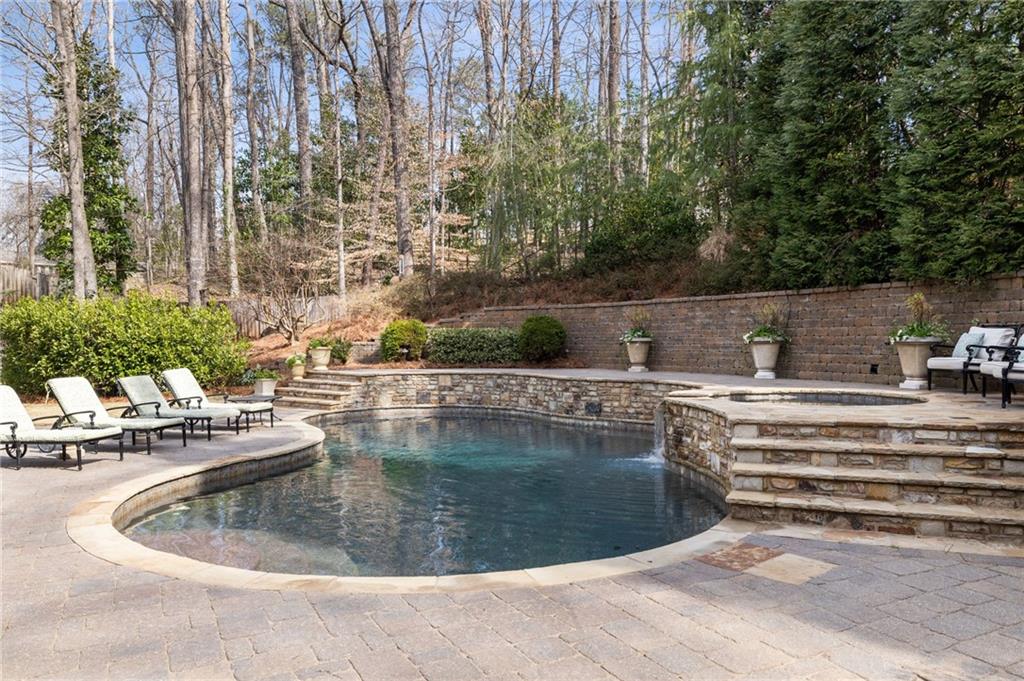 5575 Glen Errol Road, Sandy Springs, Georgia image 42