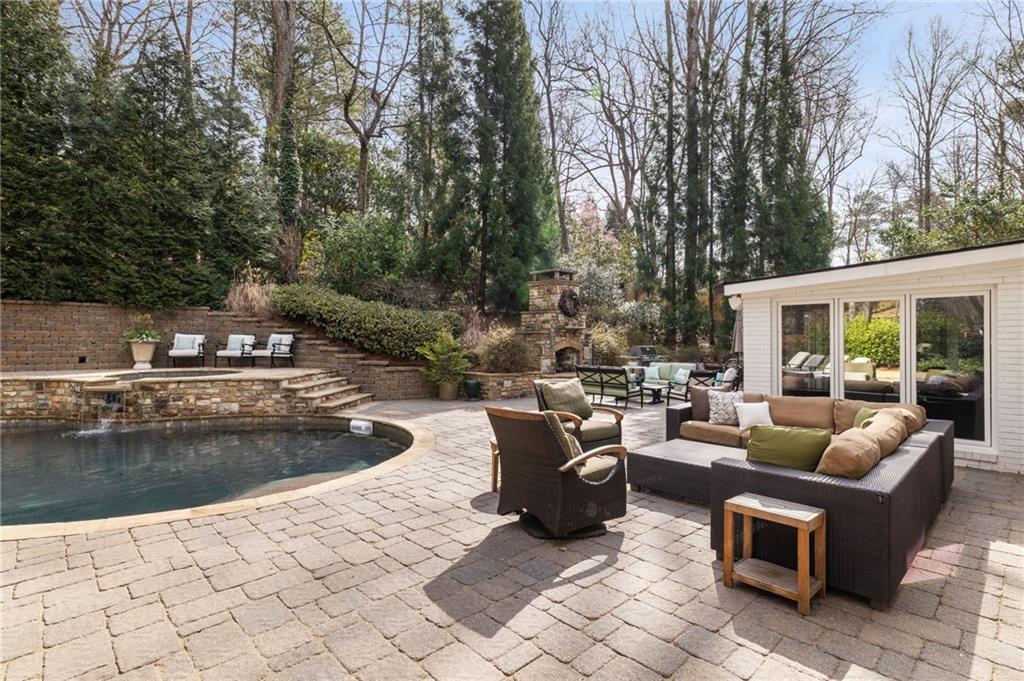 5575 Glen Errol Road, Sandy Springs, Georgia image 44