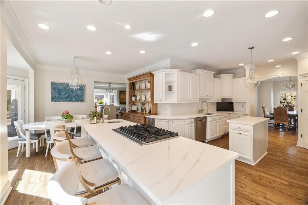 5575 Glen Errol Road, Sandy Springs, Georgia image 13