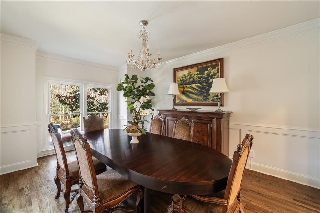 5575 Glen Errol Road, Sandy Springs, Georgia image 10