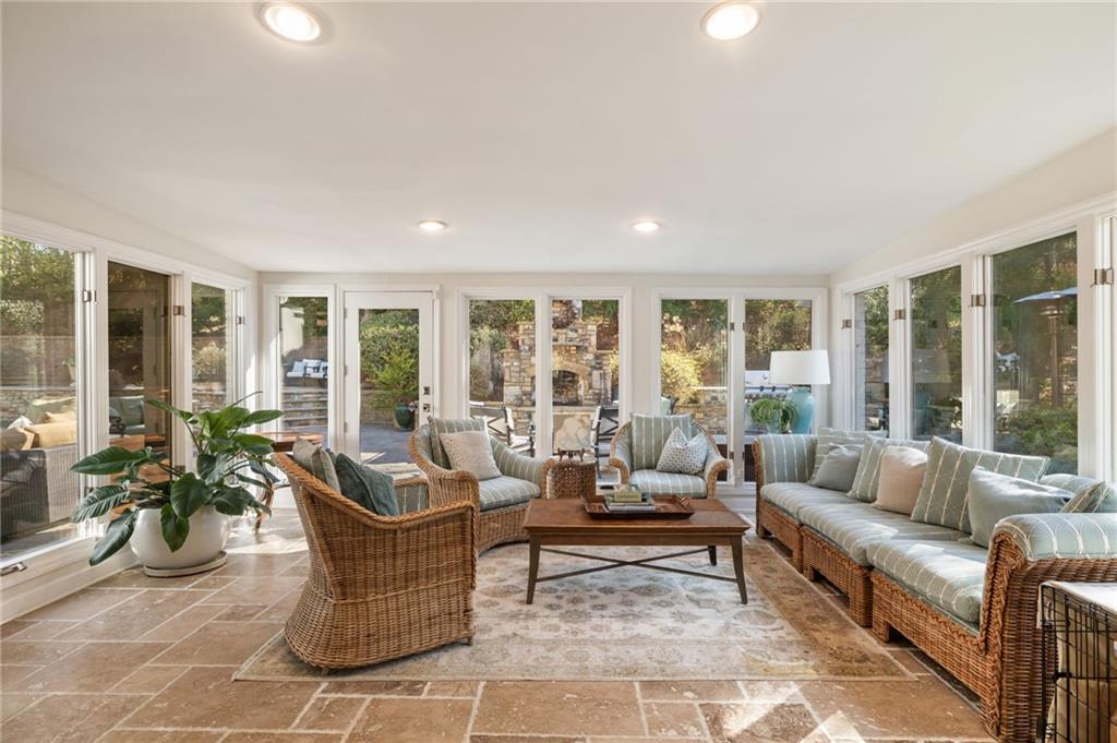 5575 Glen Errol Road, Sandy Springs, Georgia image 17