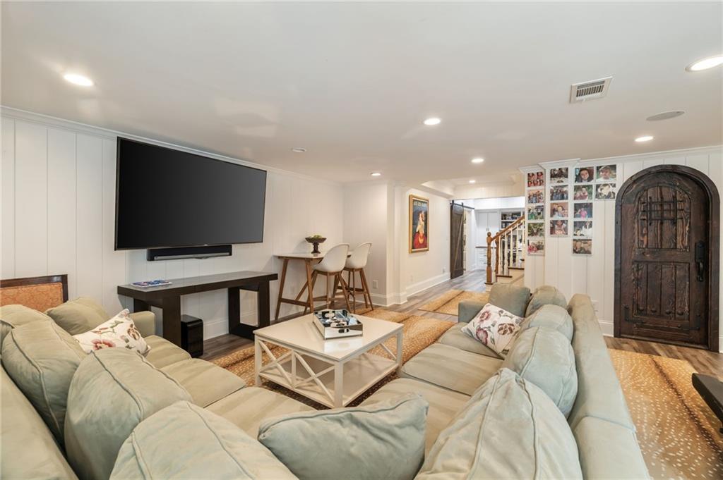 5575 Glen Errol Road, Sandy Springs, Georgia image 37