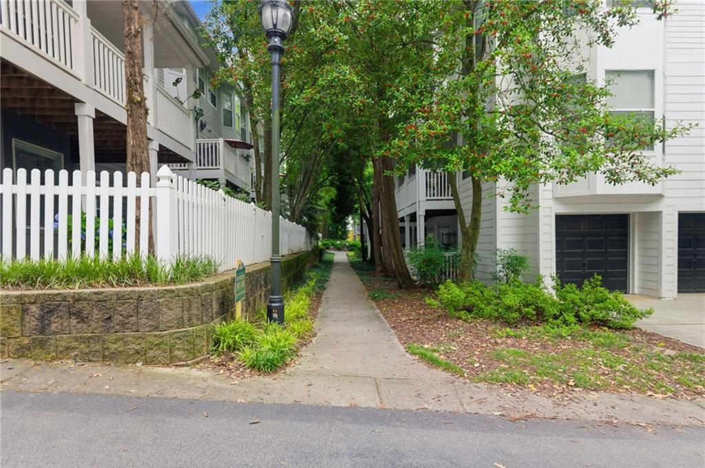 951 Glenwood Avenue SE 1306