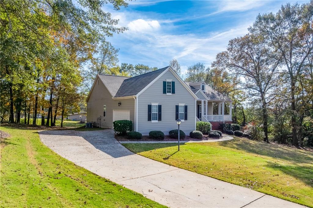 1151 Emperor Lane, Hoschton, Georgia image 2