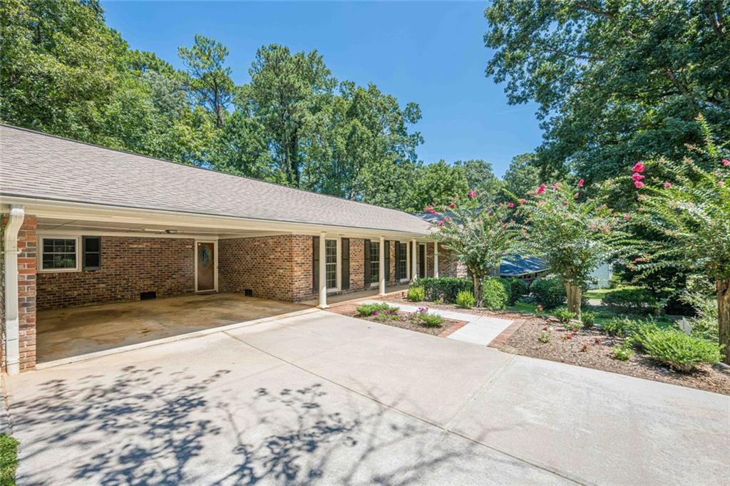 2595 Landeau Circle