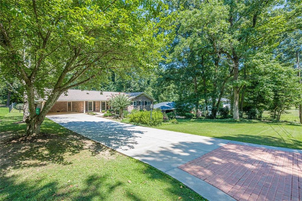 2595 Landeau Circle