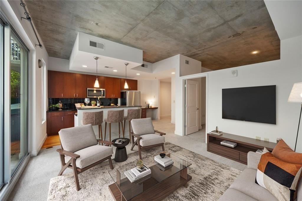 44 Peachtree Place NW 428