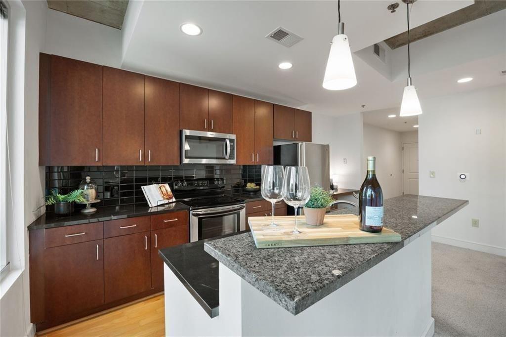 44 Peachtree Place NW 428