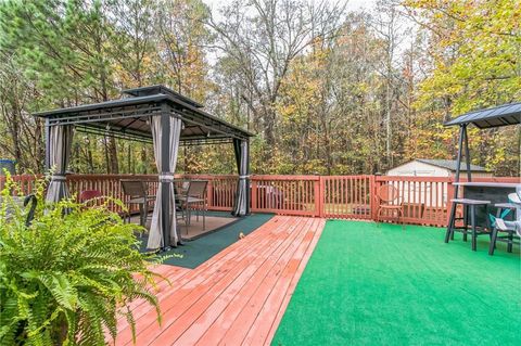 A home in Powder Springs