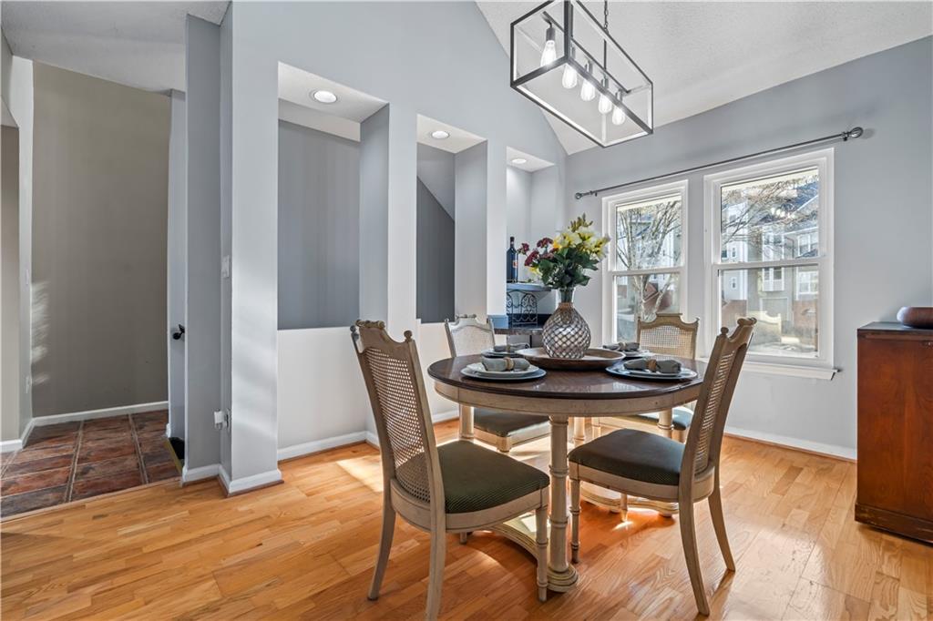 802 Ivy Green Lane SE