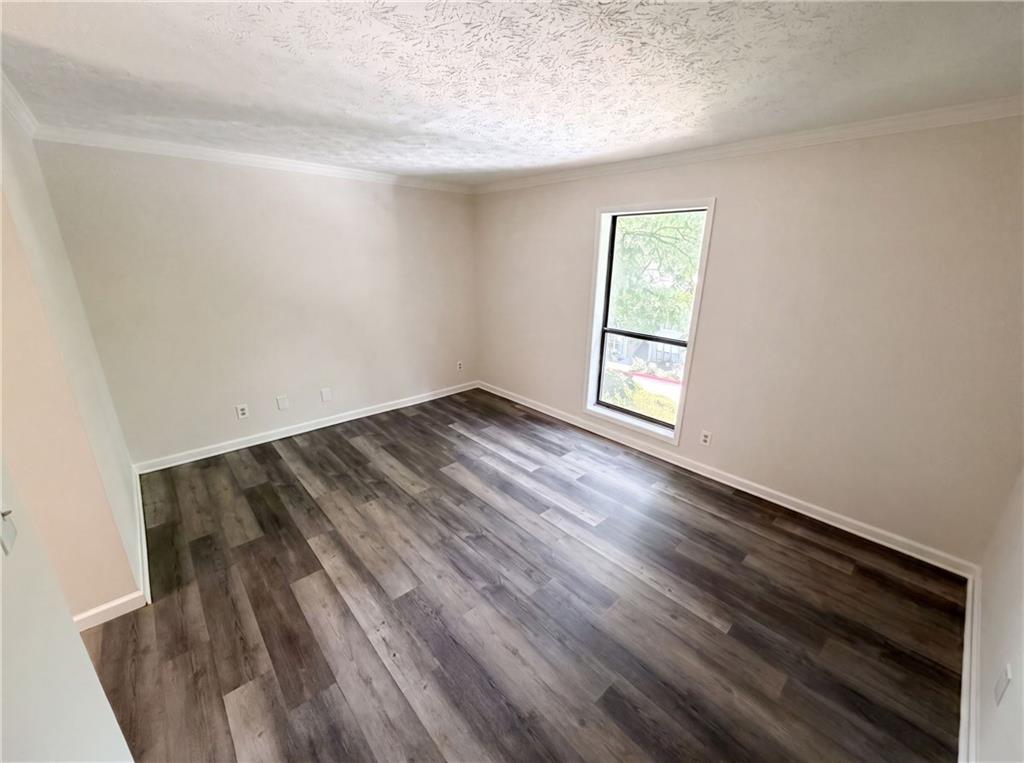 216 Summit North Drive NE