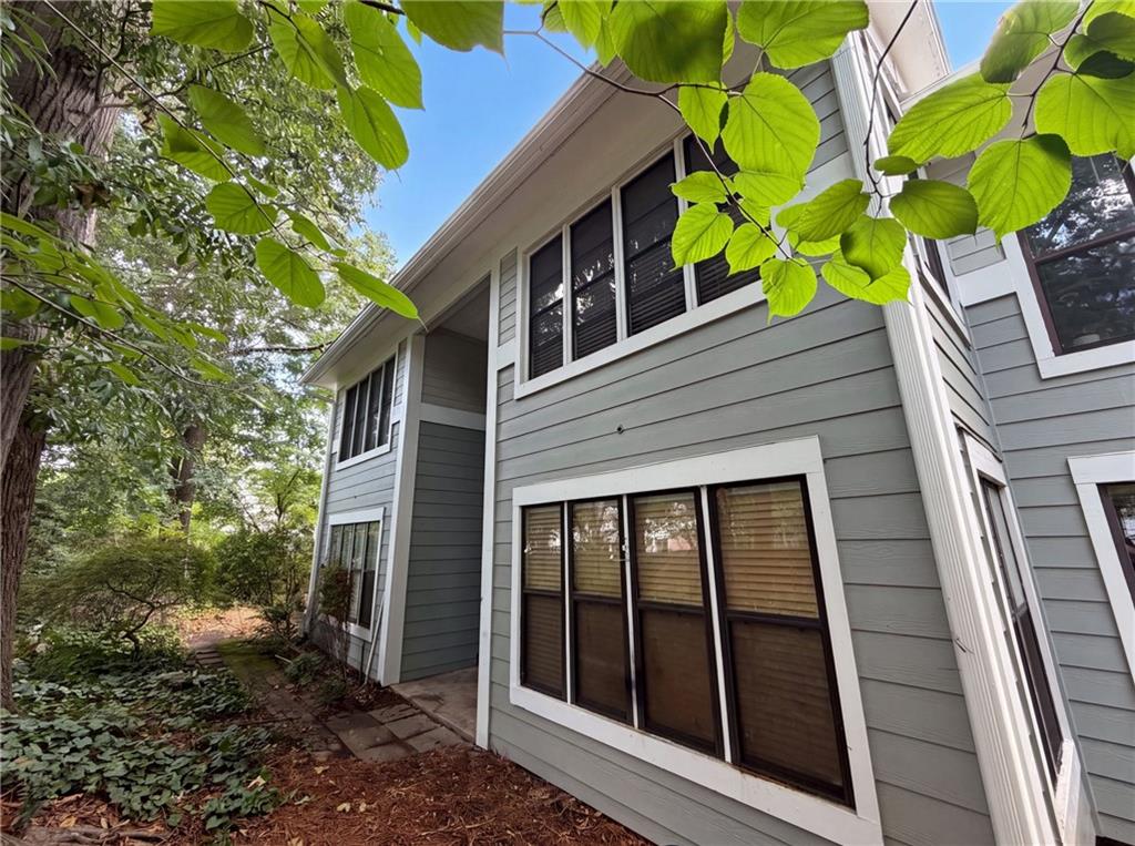 216 Summit North Drive NE