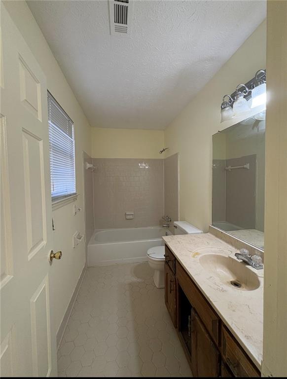 7123 Williamsburg Drive, Riverdale, Georgia image 8