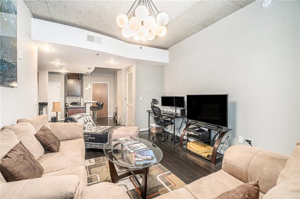 361 17th Street NW 816