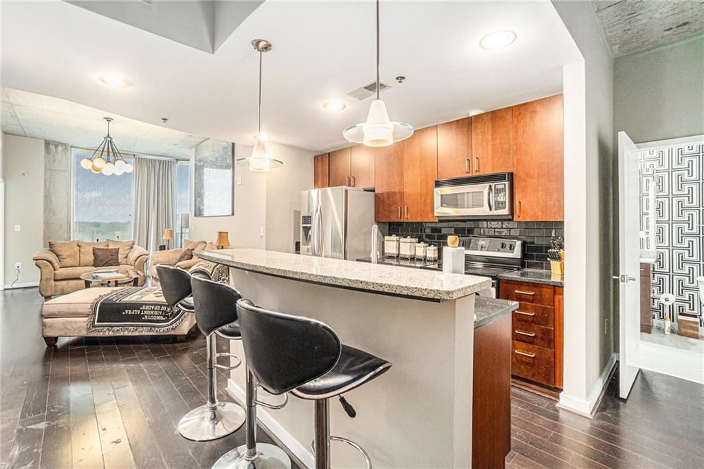 361 17th Street NW 816