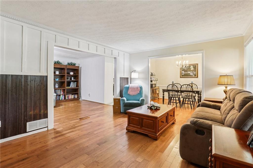 5623 Crestwood Drive