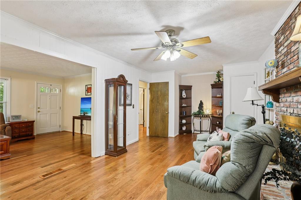 5623 Crestwood Drive