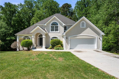 Homes For Sale - 5723 Garden Walk<br/> Flowery Branch, GA 30542