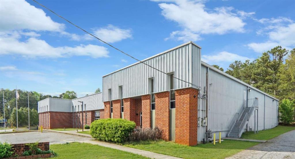 1560 Commercial Court